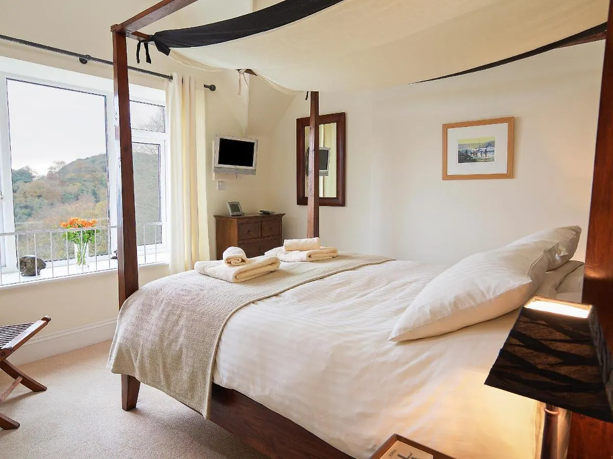 6 Grafton Towers * Salcombe