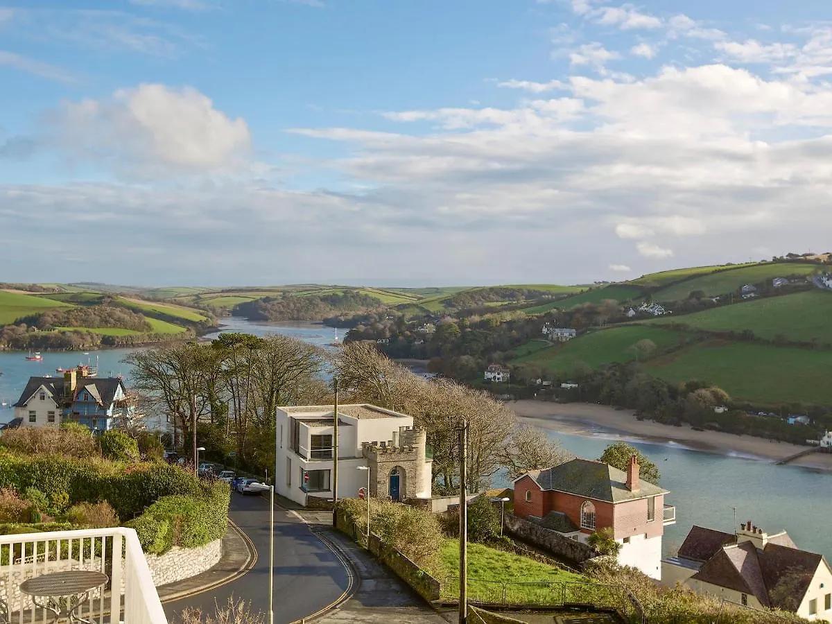 4 Blue View Salcombe