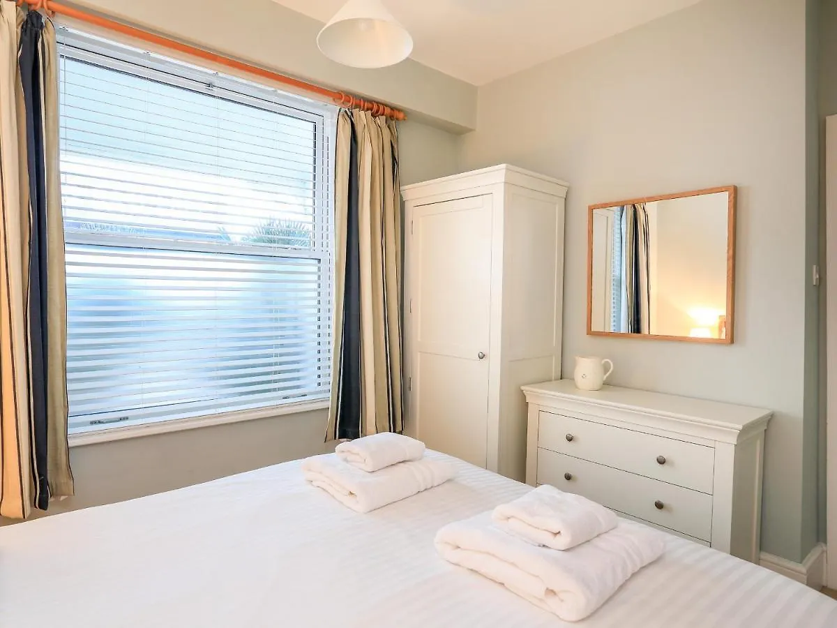 22 The * Salcombe