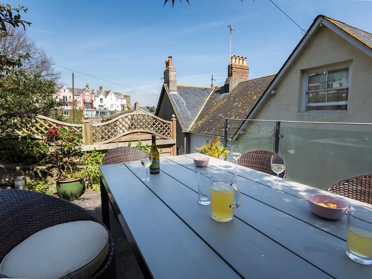 16 Courtenay Street * Salcombe