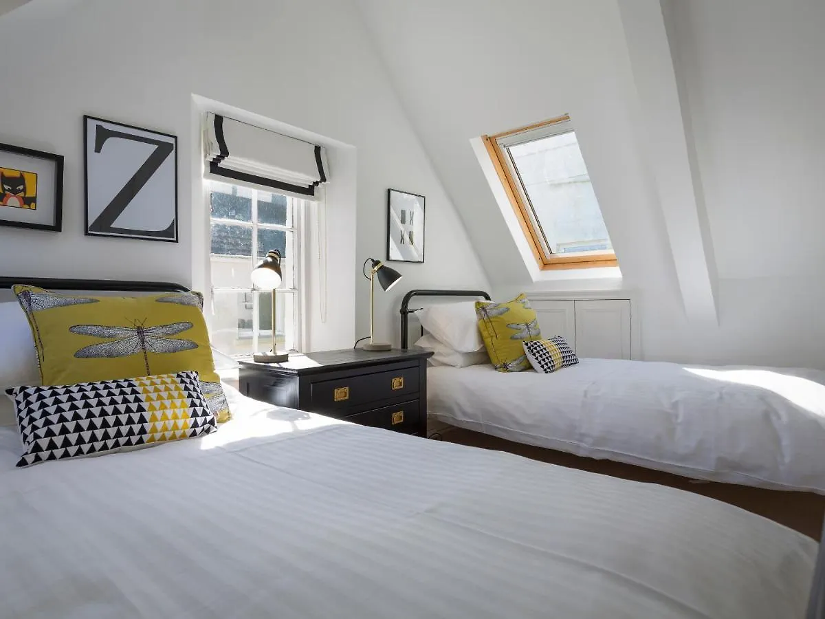 16 Courtenay Street Holiday home *