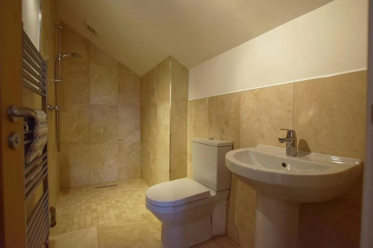 Holiday home Halcyon - Contemporary 4 Bed Holiday In - Sleeps 8