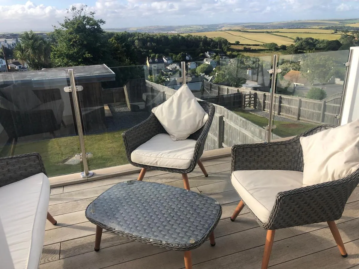 Holiday home Halcyon - Contemporary 4 Bed Holiday In - Sleeps 8
