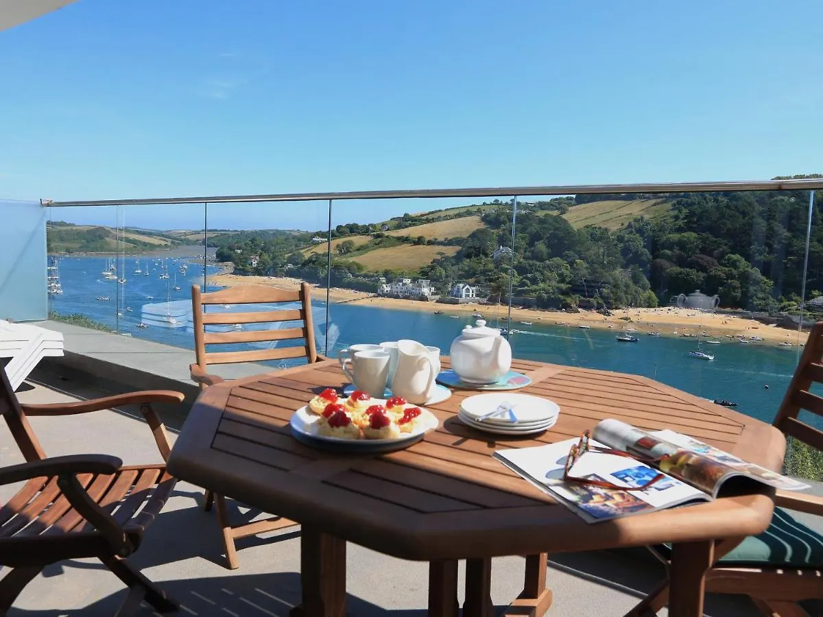 2 Poundstone Court * Salcombe
