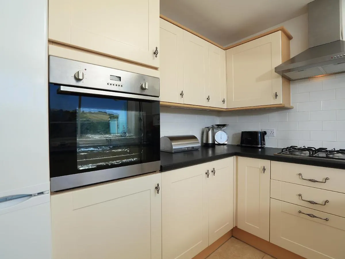 2 Poundstone Court Salcombe