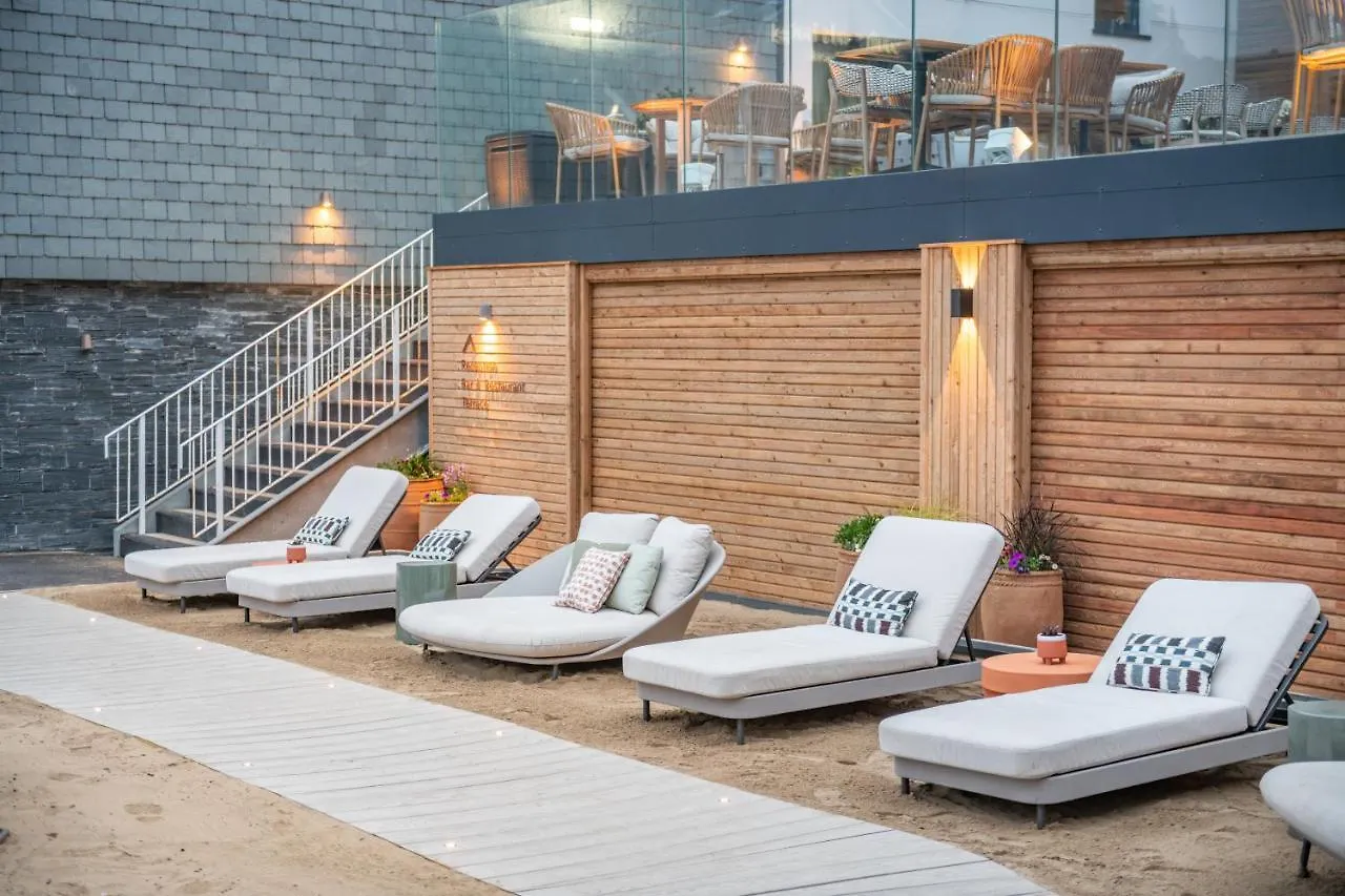 Hotel Harbour Club, &
