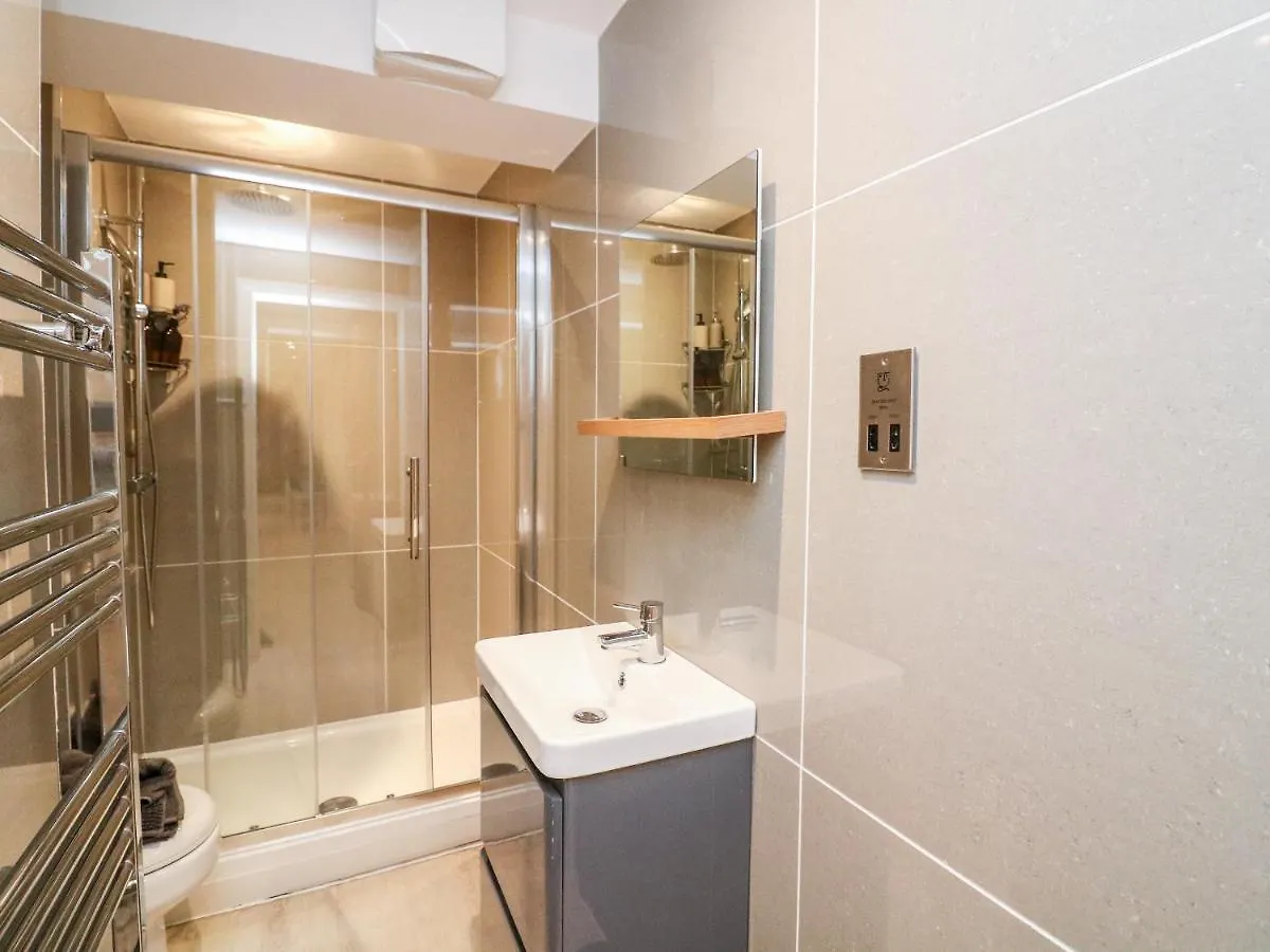 2 Russell Court Holiday home