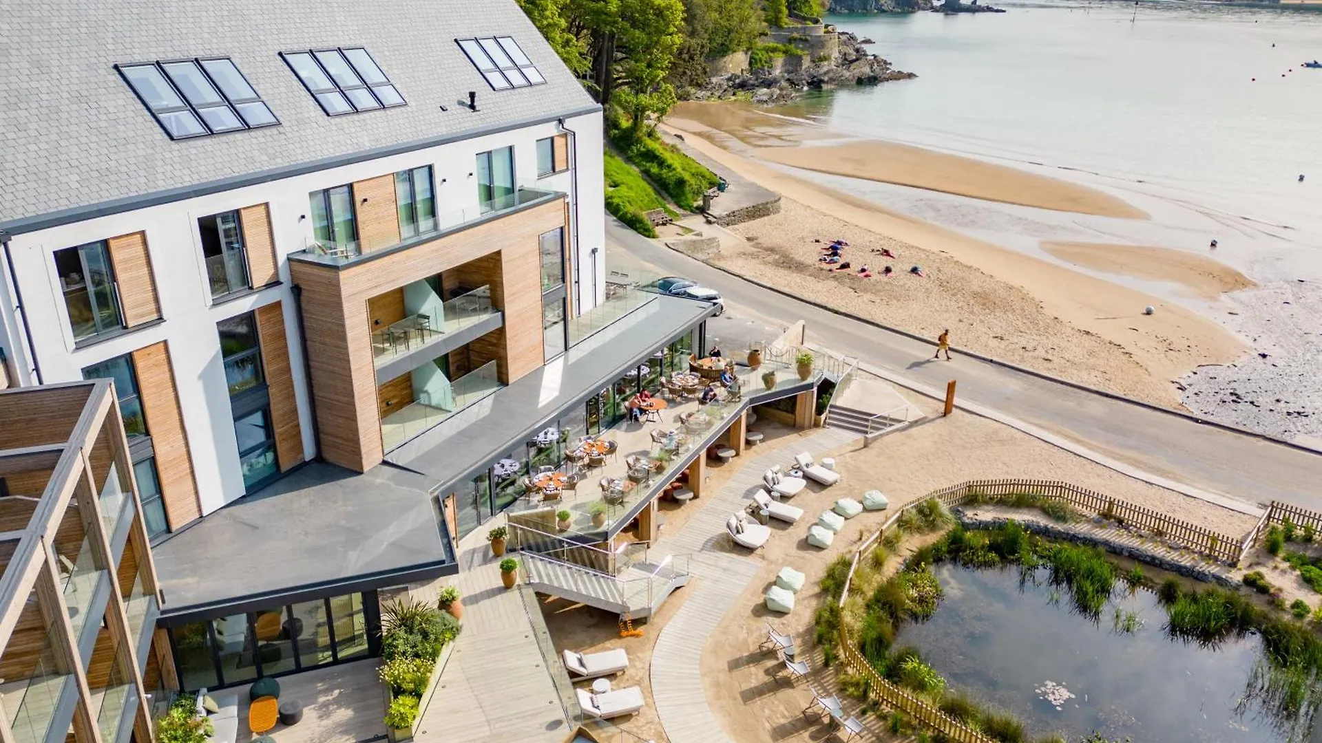 Harbour Club, &