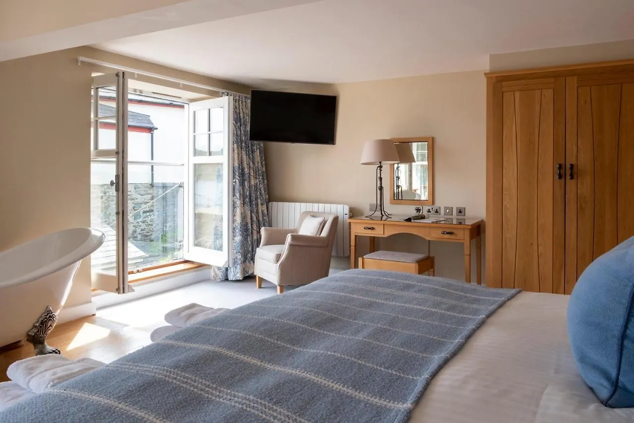South Sands 4*