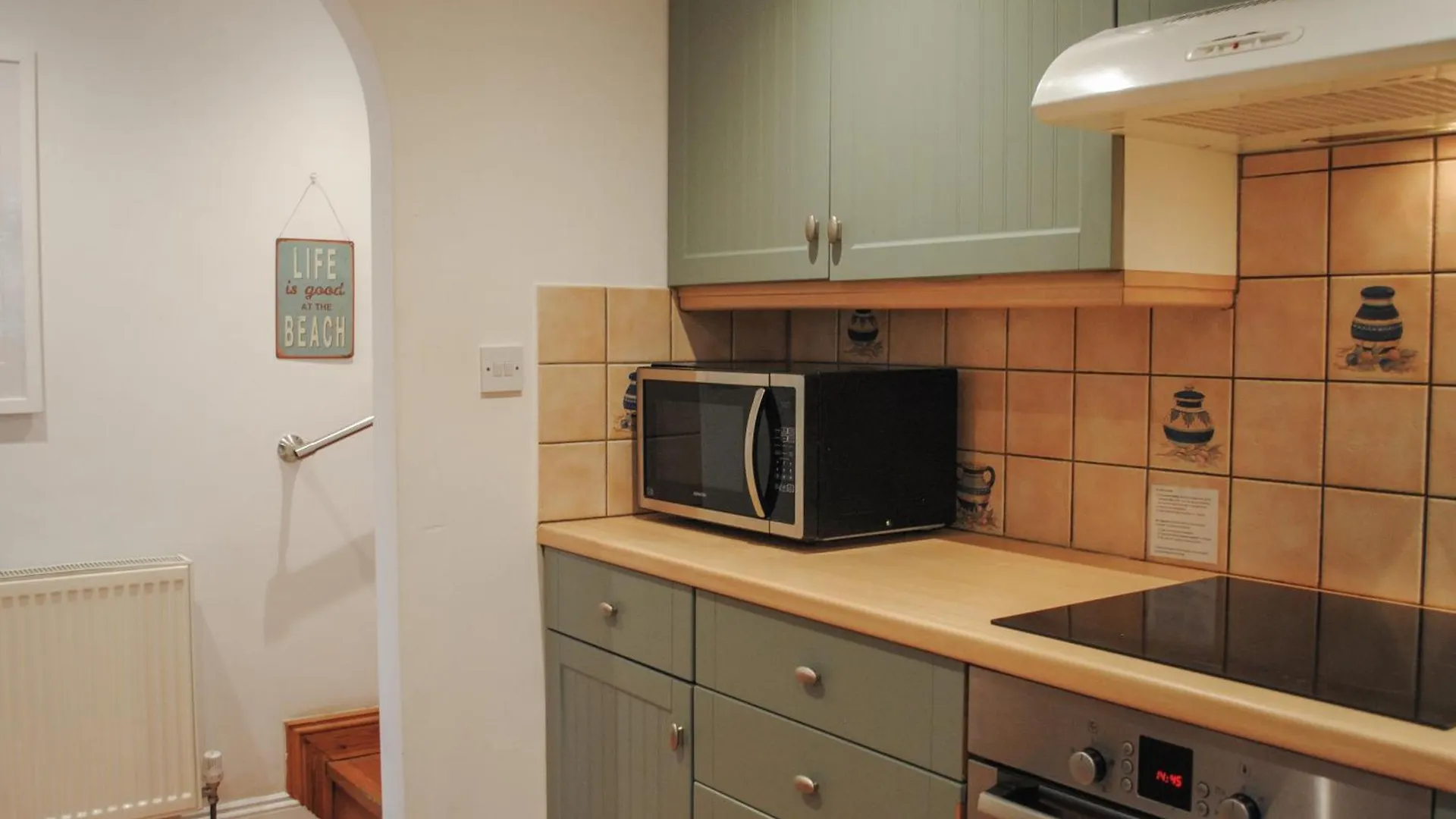 Fairview Apartment *