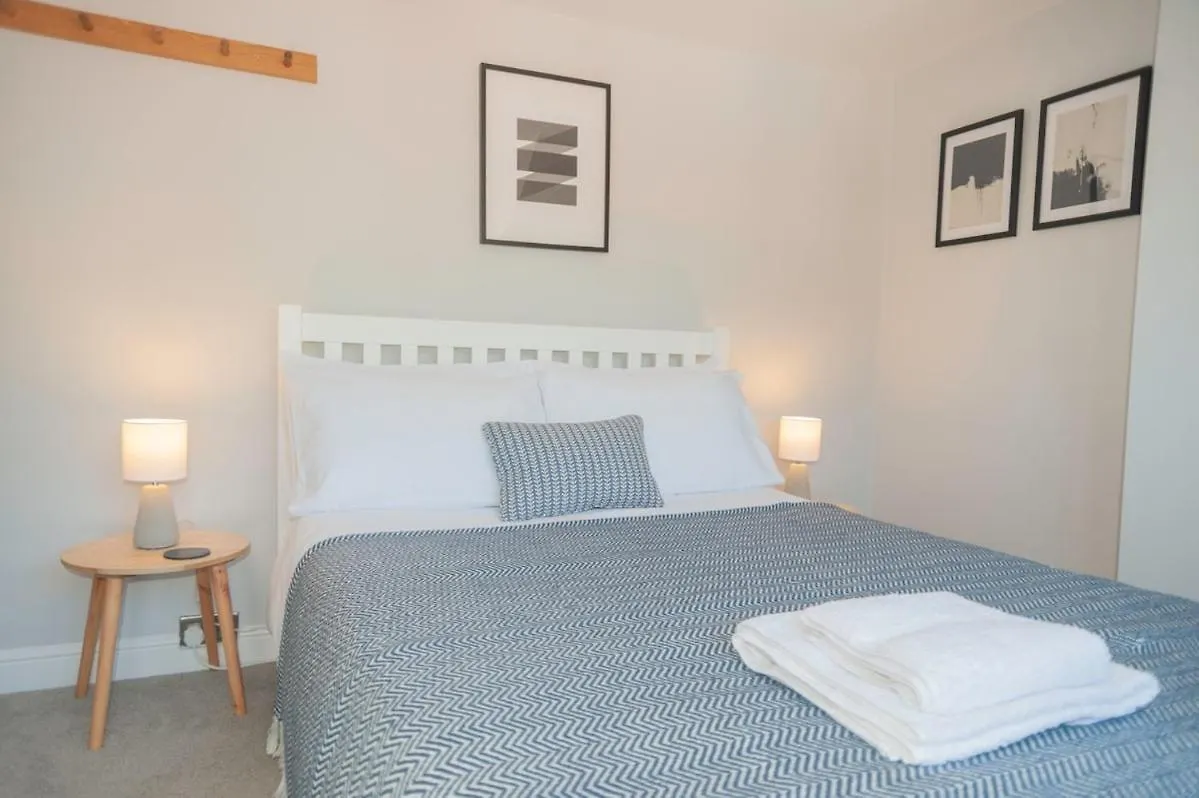 Stylish Coastal 3 Bed Haven - Close To Town * Salcombe