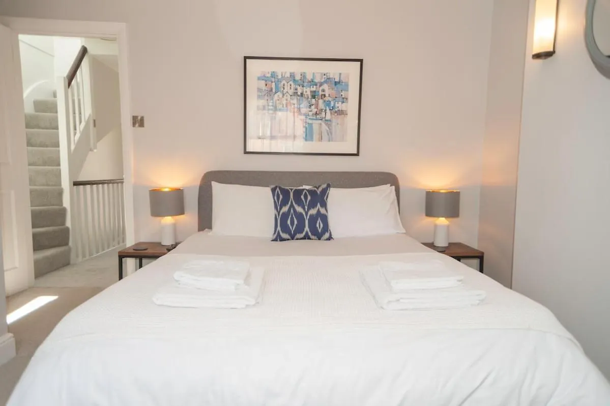 Stylish Coastal 3 Bed Haven - Close To Town Holiday home Salcombe
