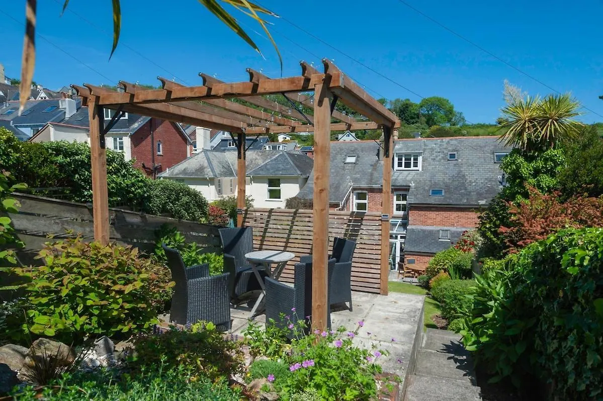 Stylish Coastal 3 Bed Haven - Close To Town Holiday home