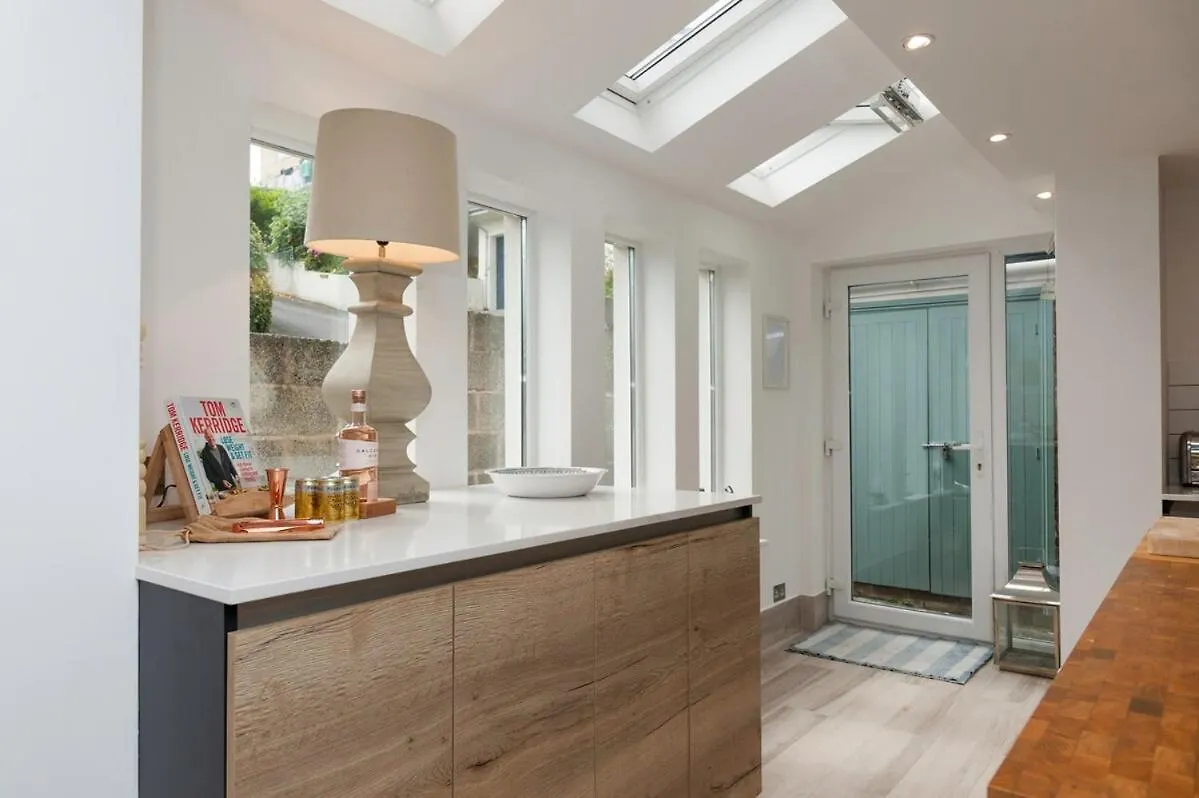 Holiday home Stylish Coastal Living - Prime Location, Garden And Parking
