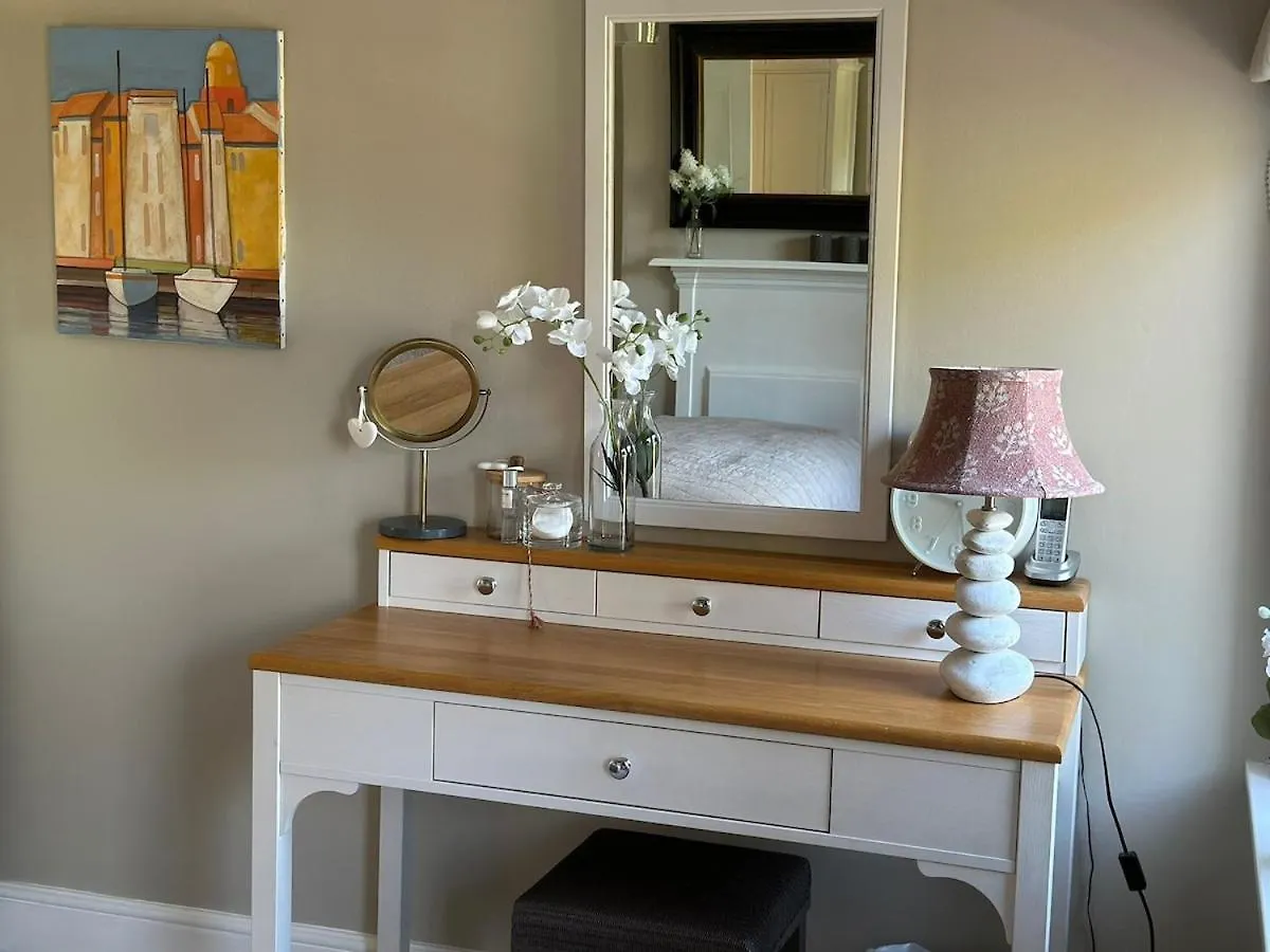 Holiday home Stylish Coastal Living - Prime Location, Garden And Parking Salcombe