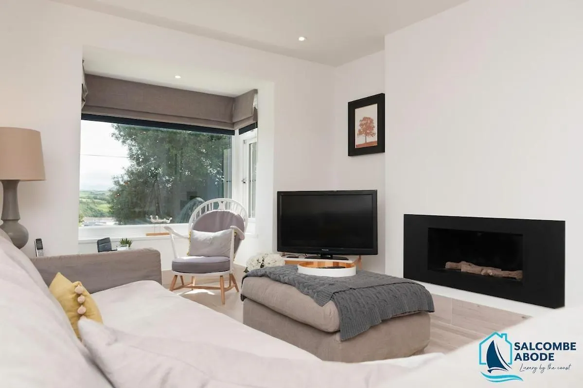 Holiday home Stylish Coastal Living - Prime Location, Garden And Parking