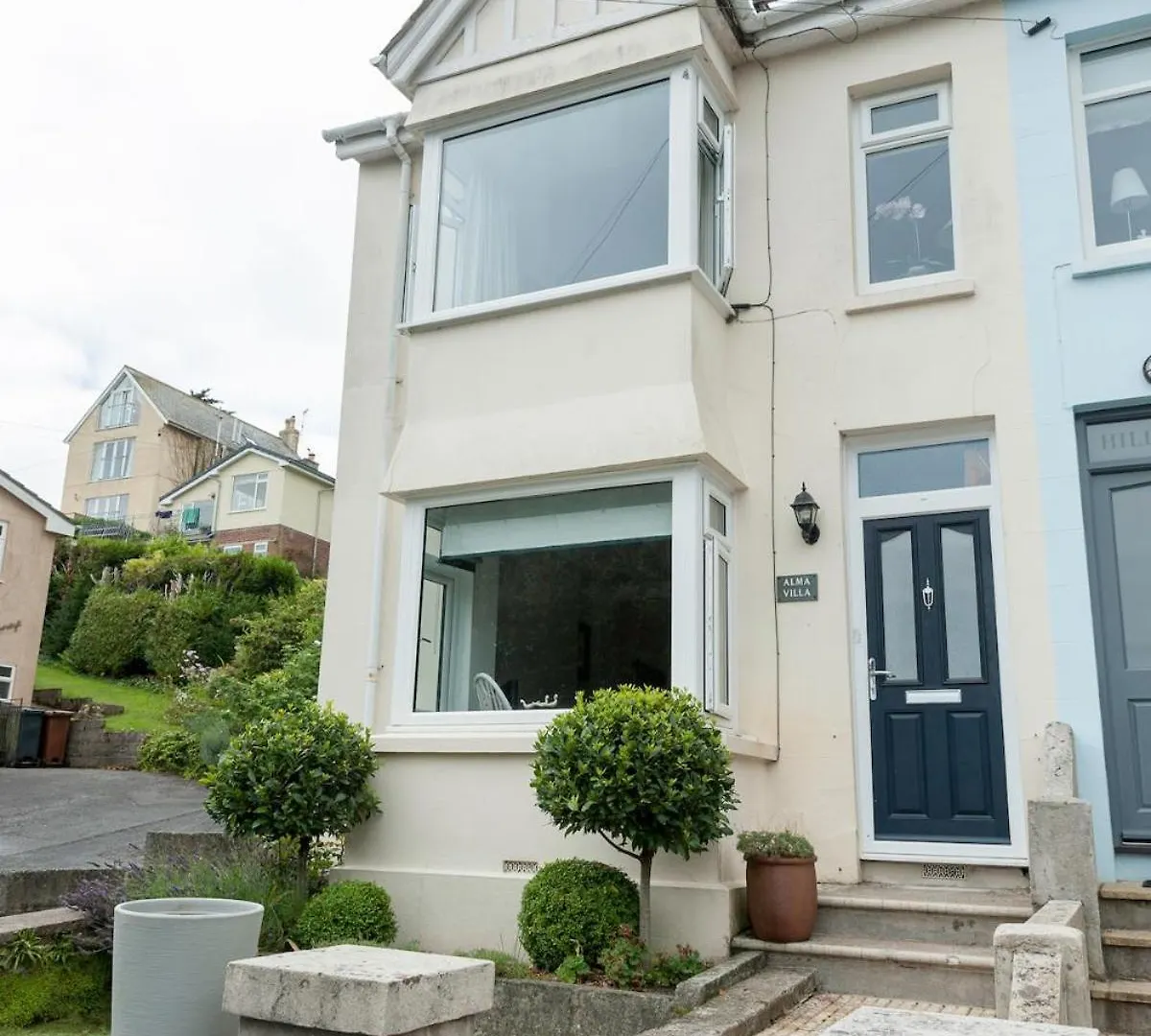 Stylish Coastal Living - Prime Location, Garden And Parking * Salcombe