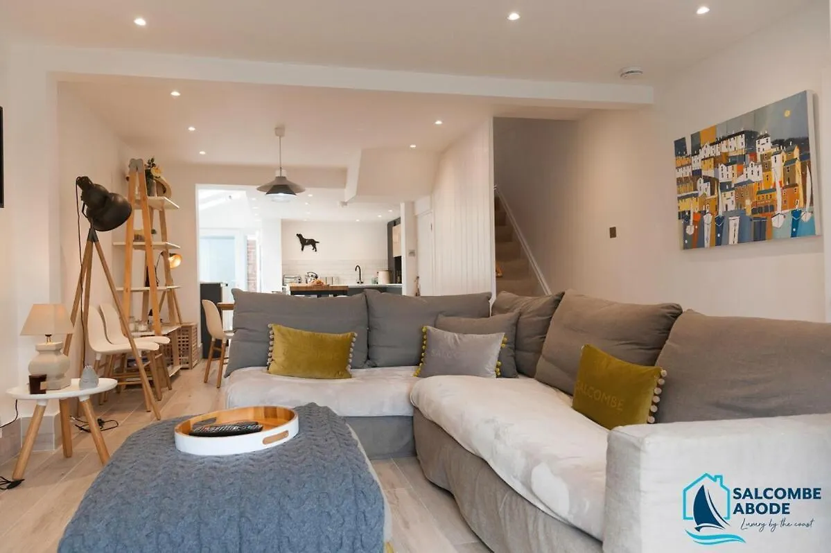Stylish Coastal Living - Prime Location, Garden And Parking Salcombe