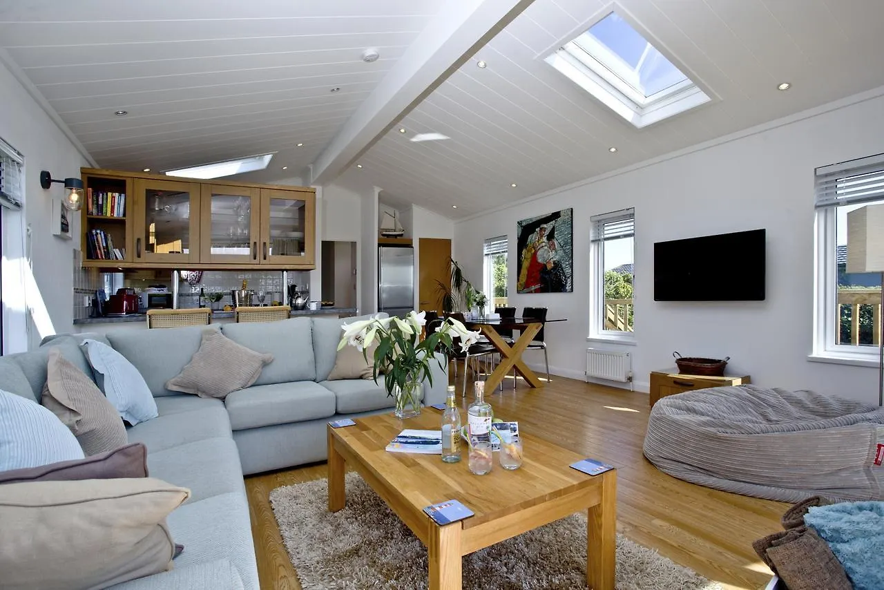 Sea Monkey Lodge