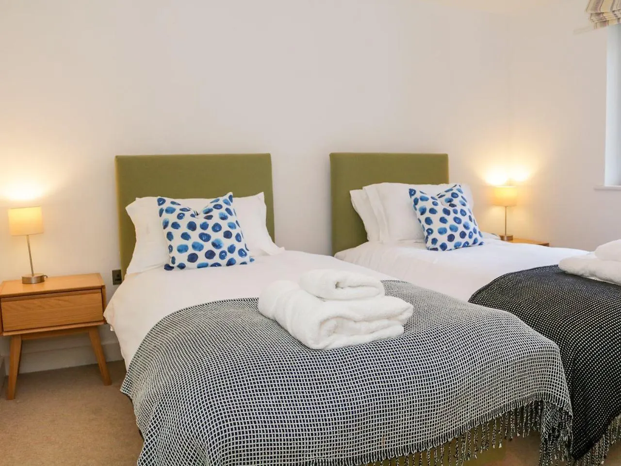 Gara Rock - Garden 7, Holiday home Salcombe